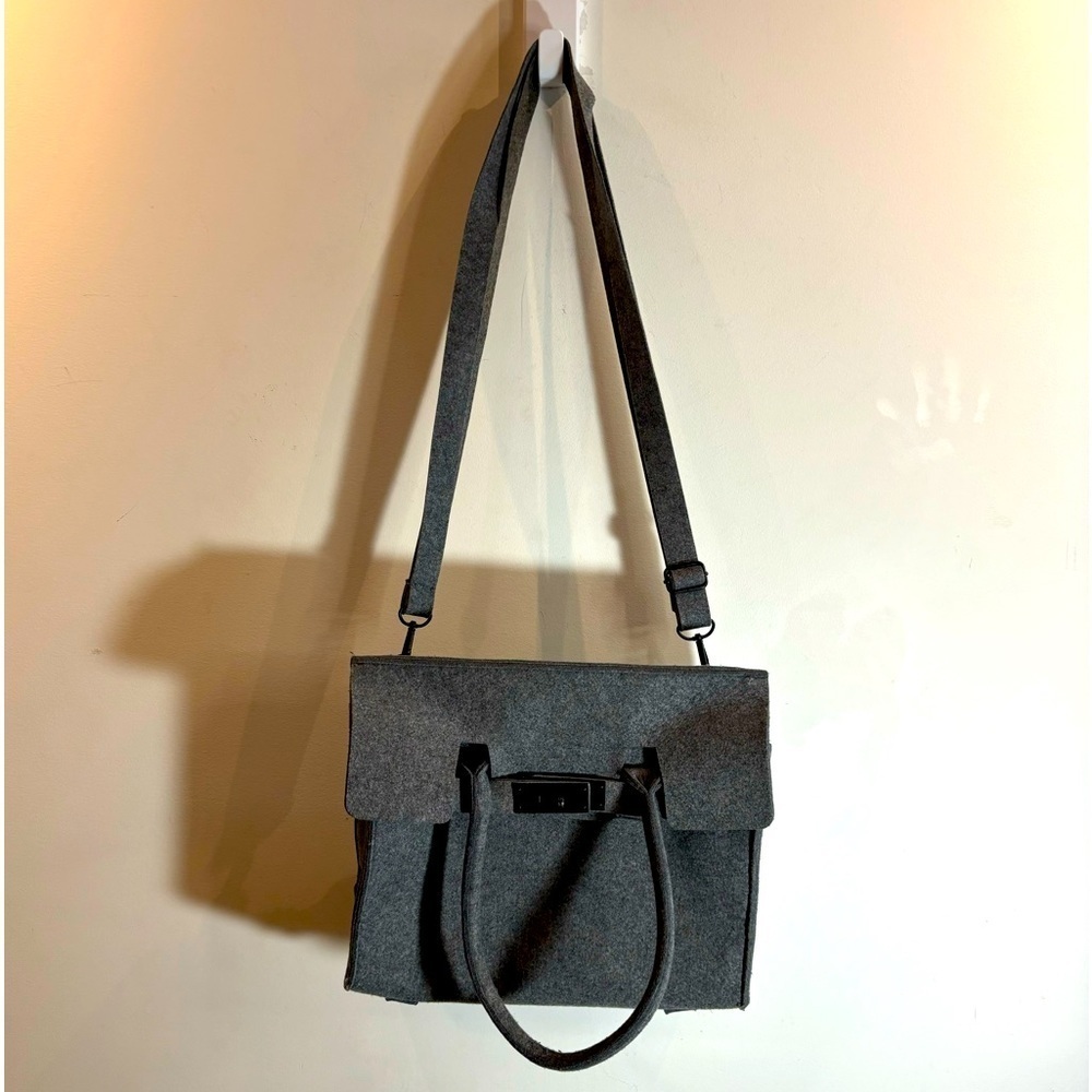 HANDBAG CROSSBODY Made of Felt with A Metal Clasp Birkin Style No Brand NWOT